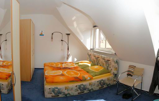 35510 Butzbach Maisonette Wohnung / Reihenhaus 124 m davon ca. 95 m Wohnflche und 29 m Nutzflche, Schlafzimmer, klicken zur Vergrerung